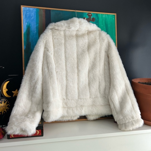 Le Chateau Y2K Indie Off White Teddy Faux Fur Jacket Small - Picture 12 of 16